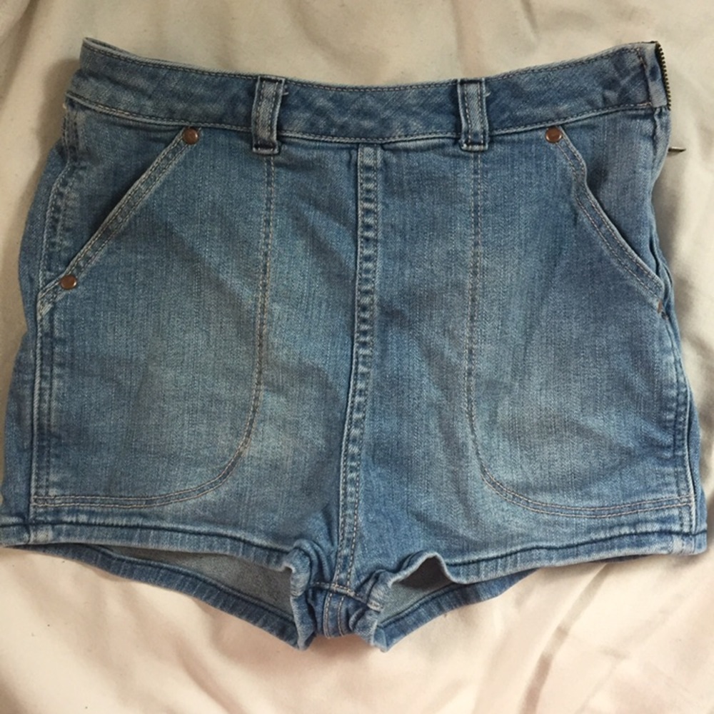 High Waisted Urban Outfitters shorts