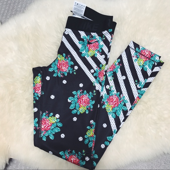Nike Pro Midnight Floral Leggings - Picture 3 of 4