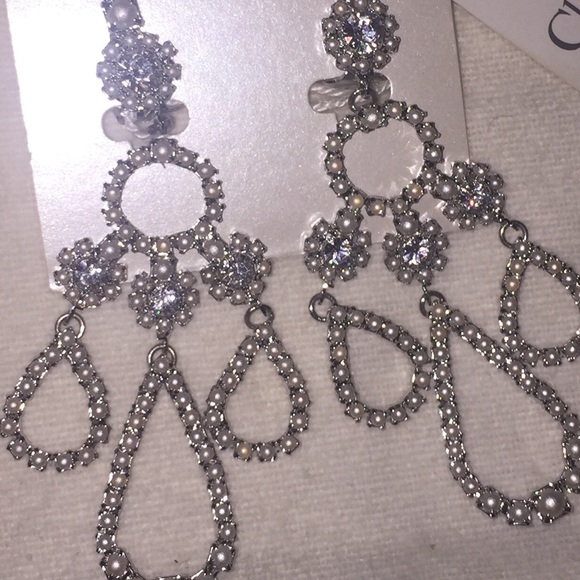 Dior Pearl chandelier Earrings - Picture 2 of 3