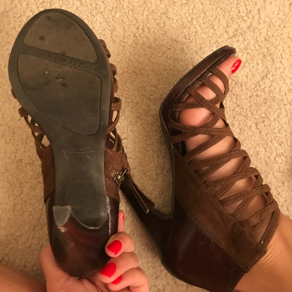 Shoes - Picture 3 of 4