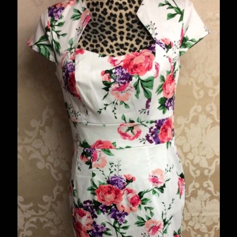 NWOT - FLORAL DRESS
