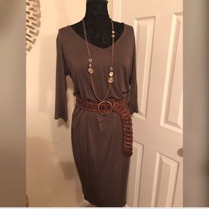 PRICE DROP!!👀Olive Midi Dress