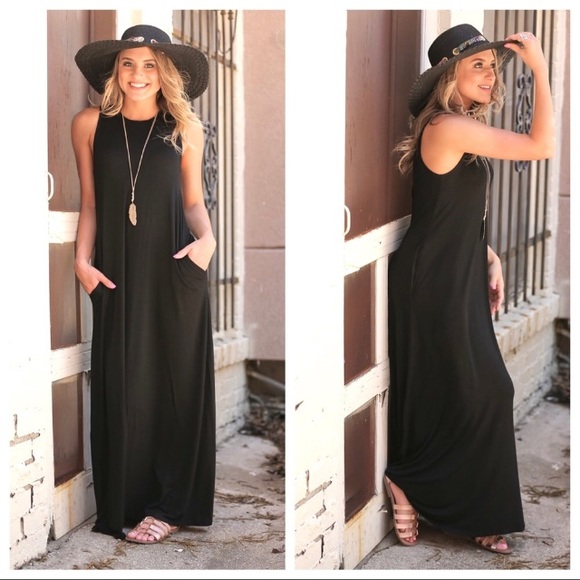 Infinity Raine Dresses & Skirts - ☀️1 MED LEFT☀️Sleeveless Maxi Dress with Pockets