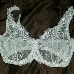 Like new Soma lace bra!