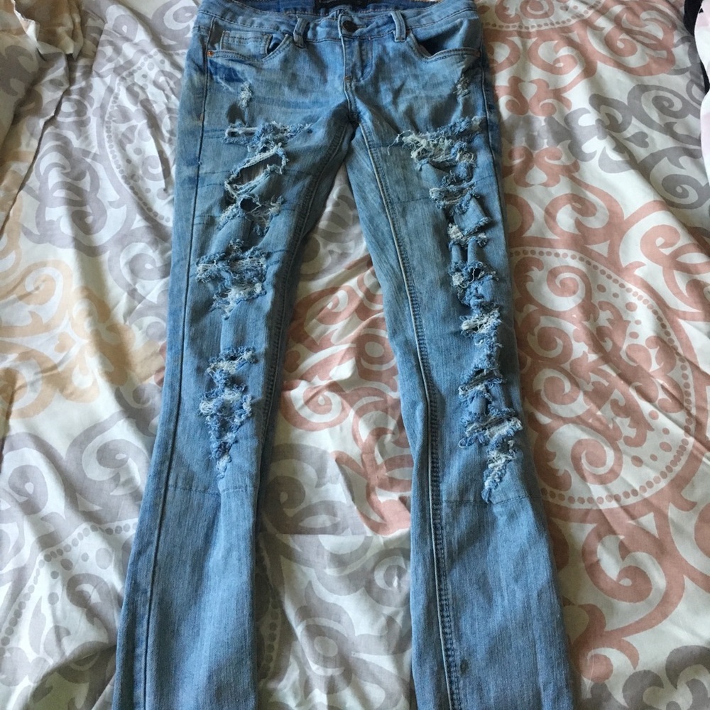 Destroyed Jeans
