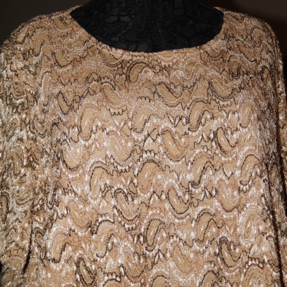 3x SS Lacy Lined Stretchy Maggie Barnes top