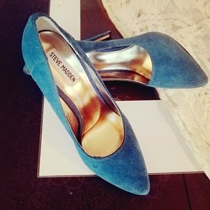 Steve Madden Blue suede shoes