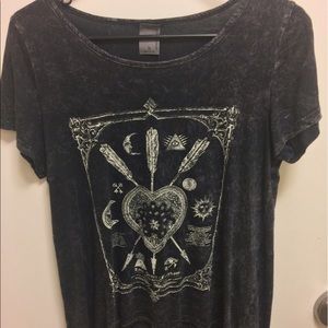Dark gray boho heart t-shirt