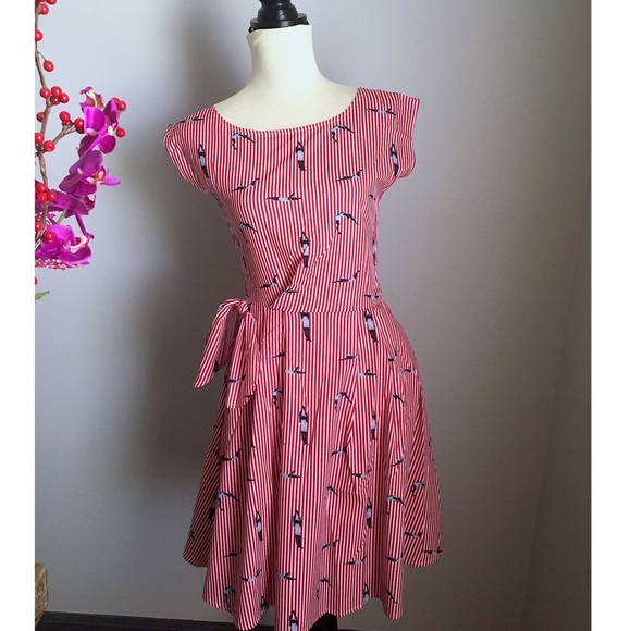 Retro vintage style striped swimmers printed dress - Picture 2 of 5