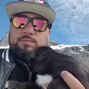 Meet your Posher, Brighan