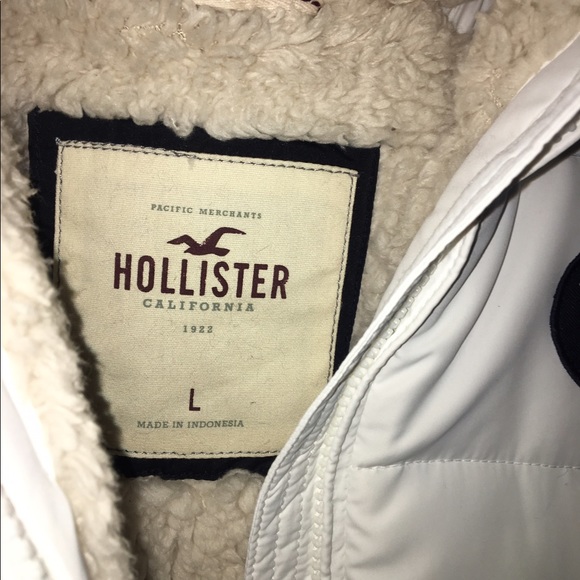 hollister lined vest (NWOT) - Picture 2 of 4