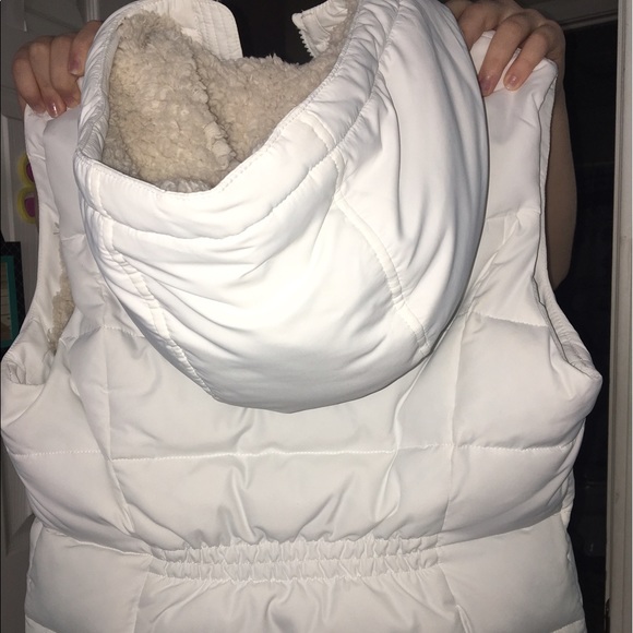 hollister lined vest (NWOT) - Picture 4 of 4