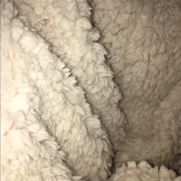 hollister lined vest (NWOT) - Picture 3 of 4