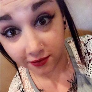 Meet your Posher, Sharaya