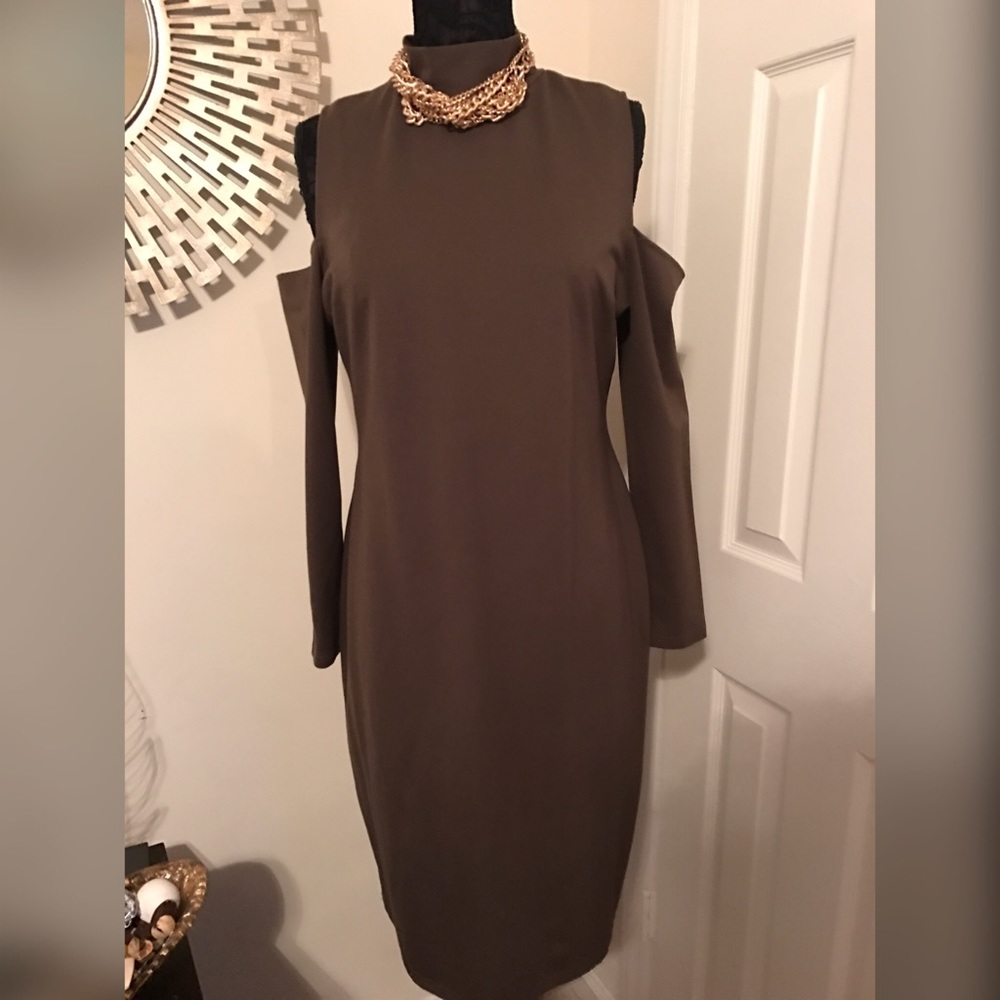PRICE DROP!!👀👀Cold Shoulder Olive Dress