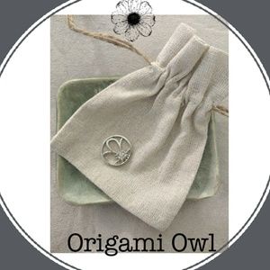 {Origami Owl} Flower Plate