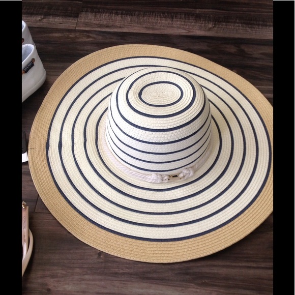 NWT Ck sun Hat UPF 40+!! - Picture 1 of 4