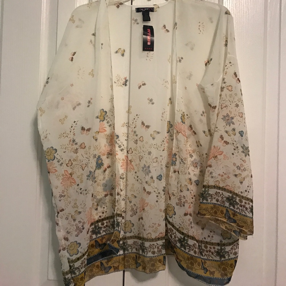 White floral Komodo