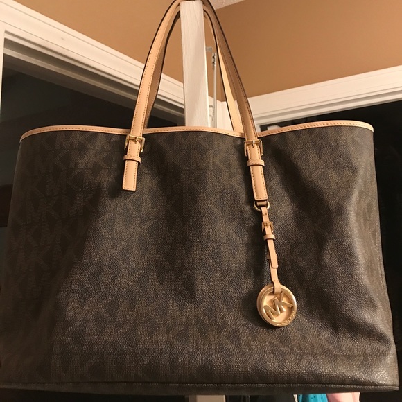 MK Tote - Picture 1 of 3