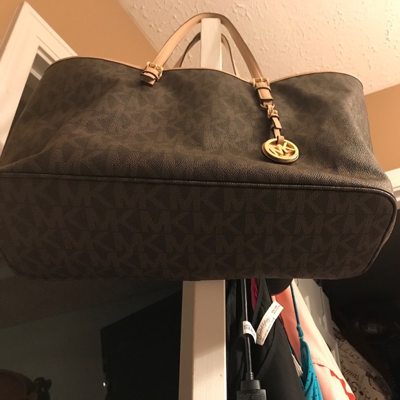 MK Tote - Picture 2 of 3