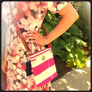 🦋🦋sale🦋 NWT Tommy Hilfiger crossbody bag