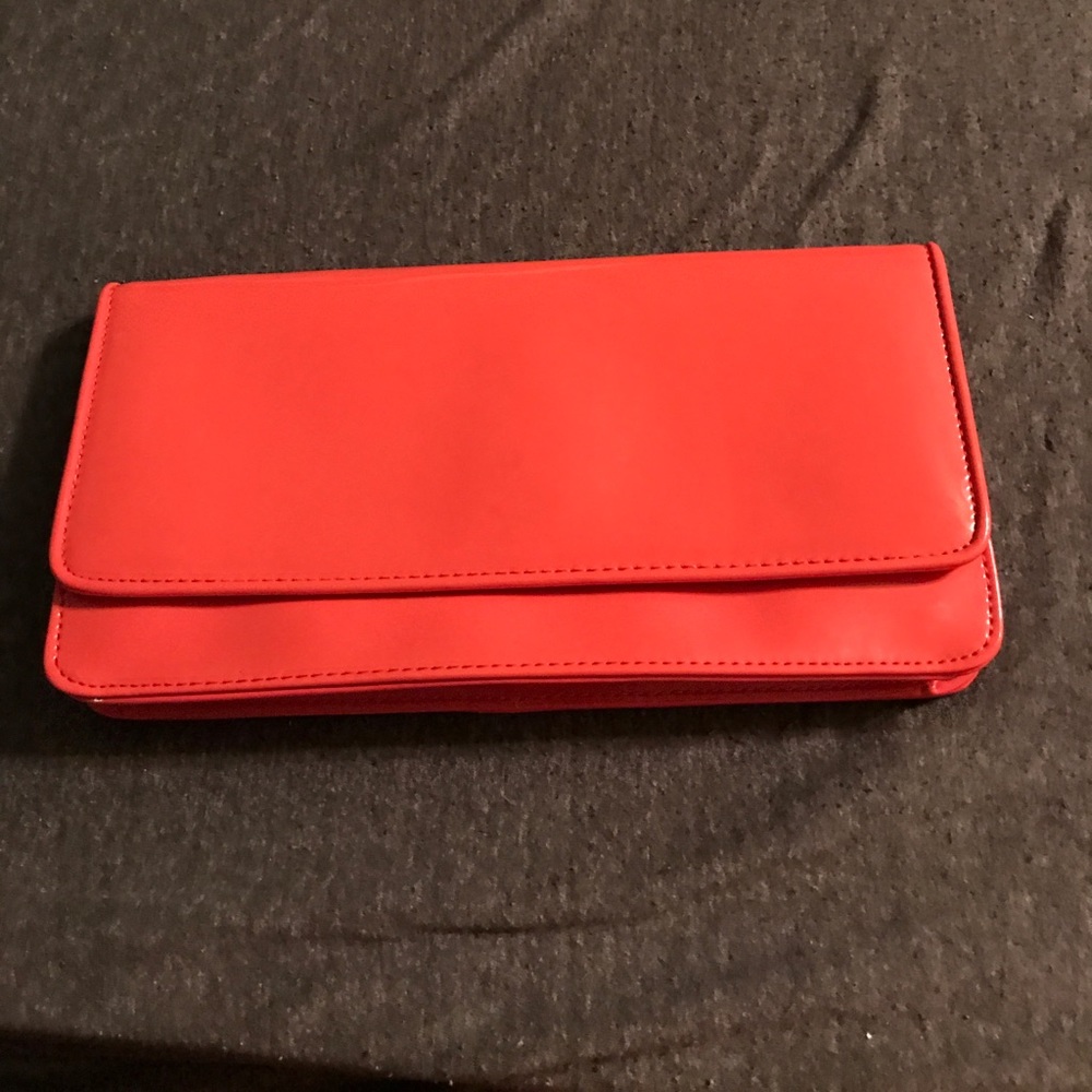 Aldo coral clutch