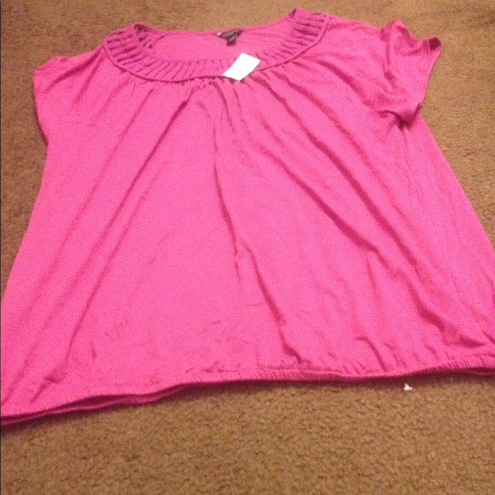 Women's magenta Ann Taylor top