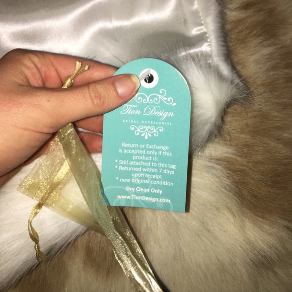 Shawl - Picture 3 of 4