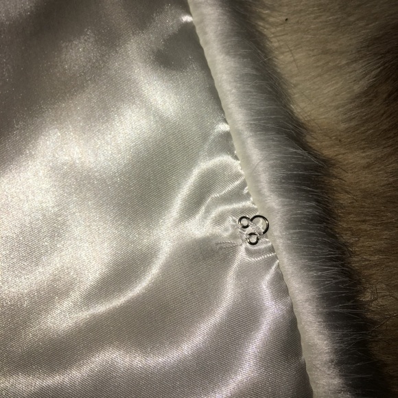 Shawl - Picture 4 of 4