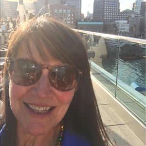 Meet your Posher, Debbie