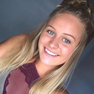 Meet your Posher, Joelle
