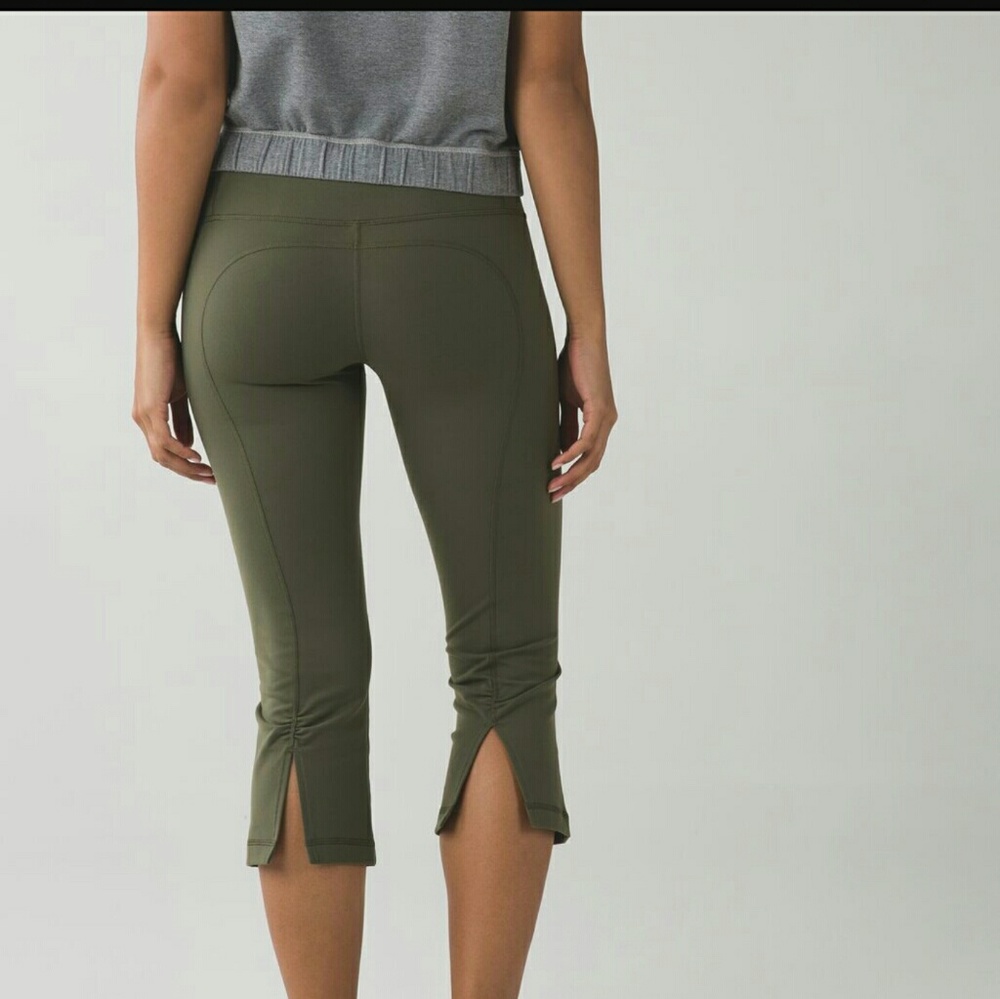 Lululemon Gather & Crow Crop 
Fatigue Green