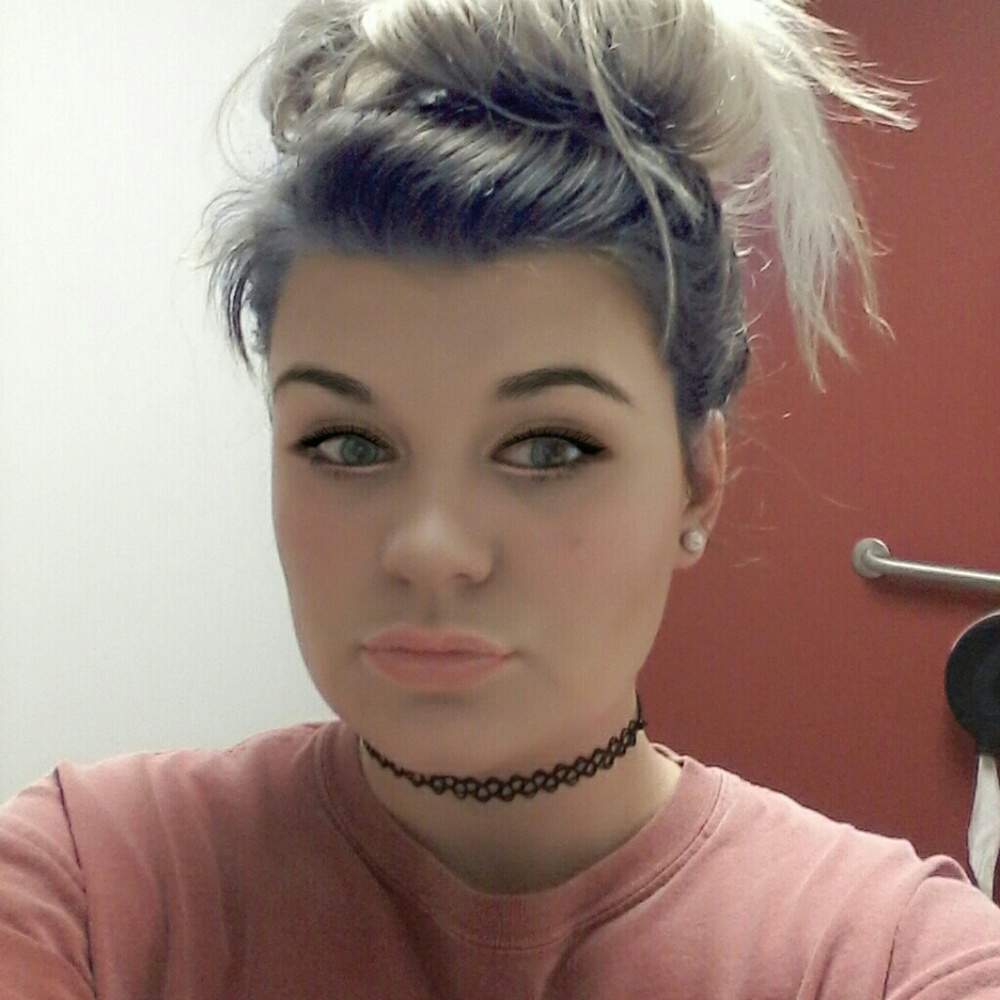 Meet your Posher, Brittany