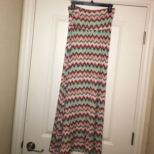 DNA couture Maxi skirt size medium.