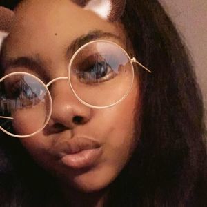 Meet your Posher, Leah