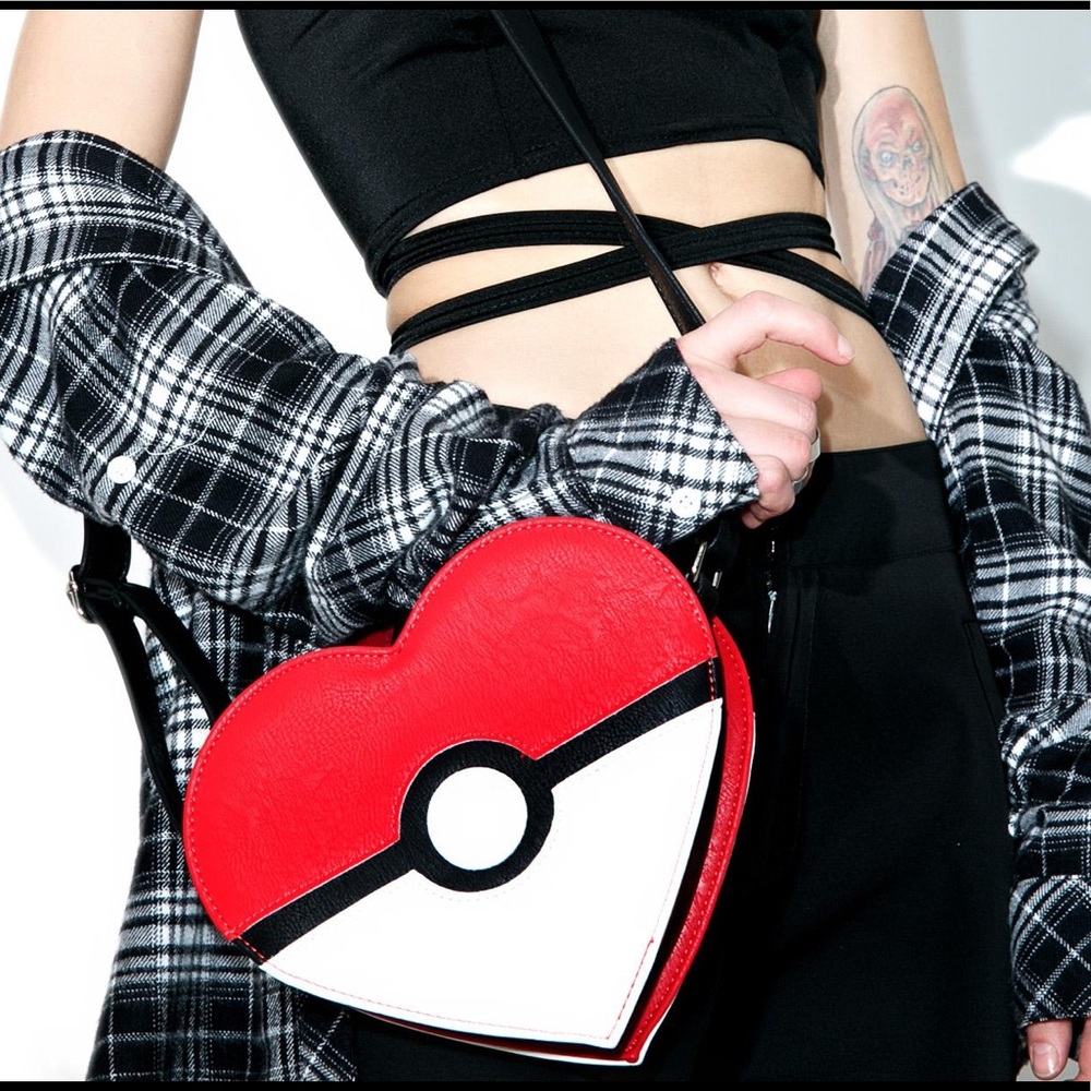 🚫SOLD 🚫Pokemon heart poke ball cross body