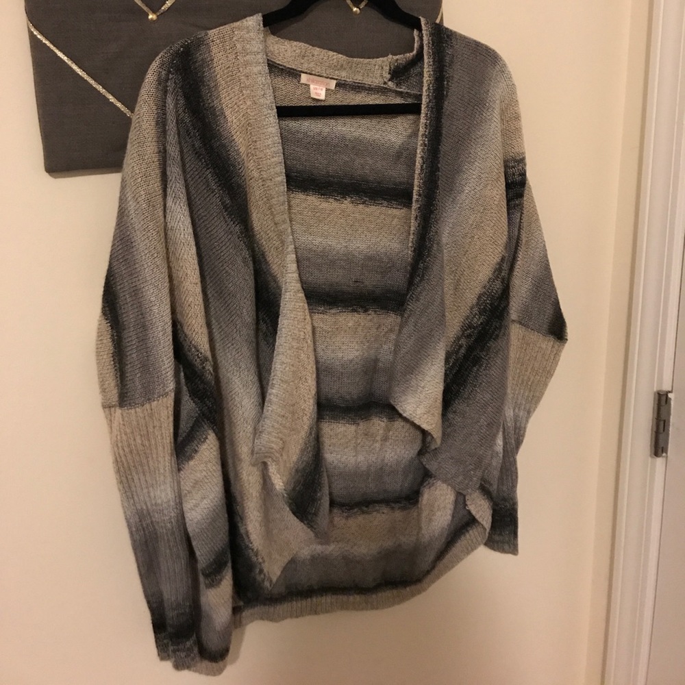 Fun gray cardigan