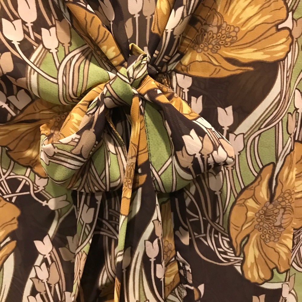 Ann Taylor LOFT shirt sleeve blouse, floral print - Picture 3 of 4