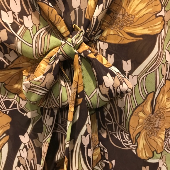 Ann Taylor LOFT shirt sleeve blouse, floral print - Picture 3 of 4