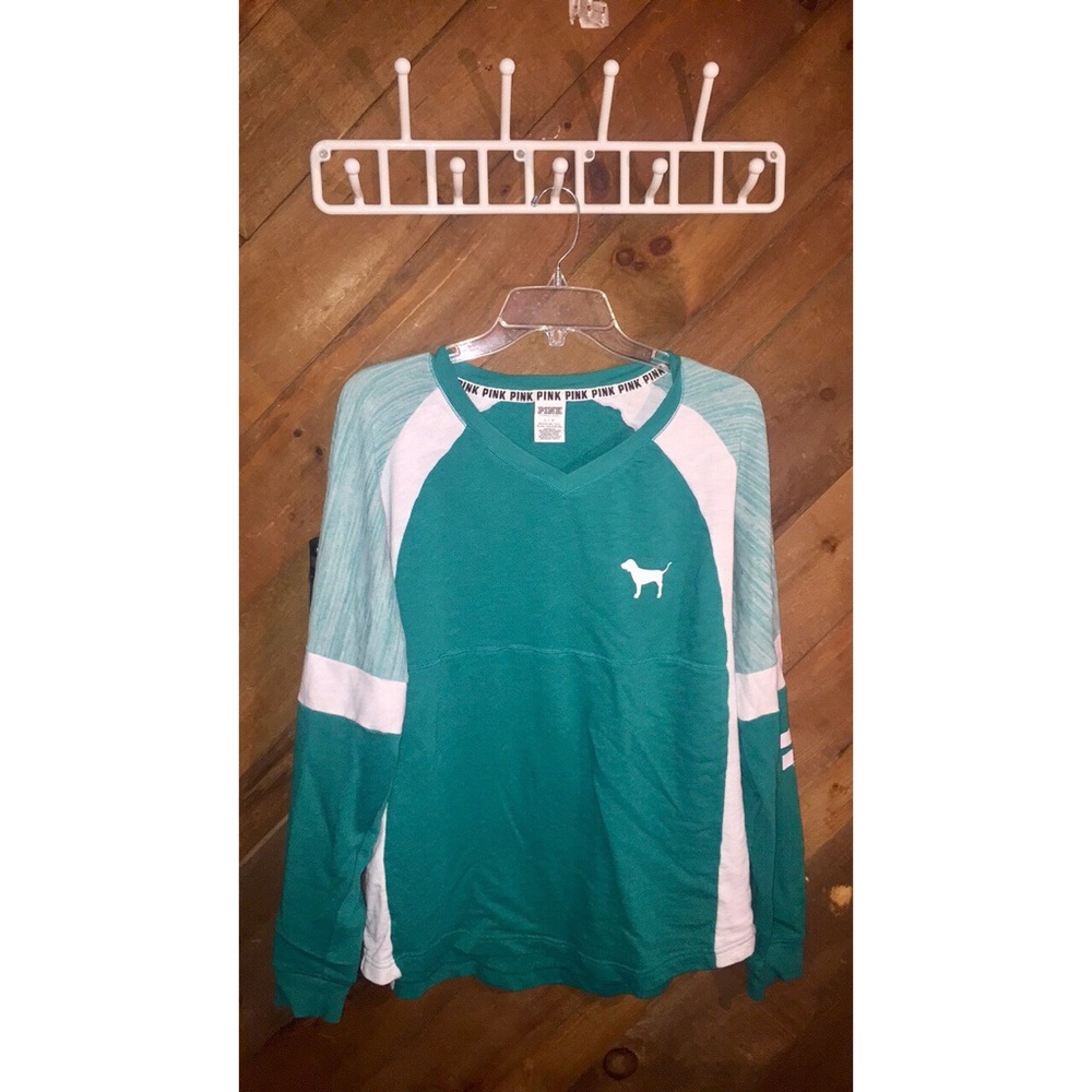 Victoria Secret Pink lightweight v-neck