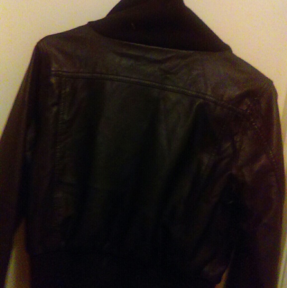 Leather jacket - Picture 4 of 6