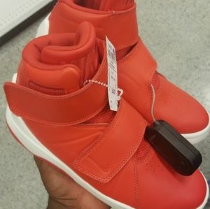 Meet your Posher, Johnoy