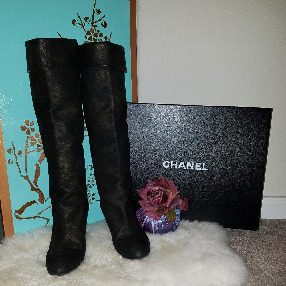 CHANEL black w/gold irridecense leather boots-38C