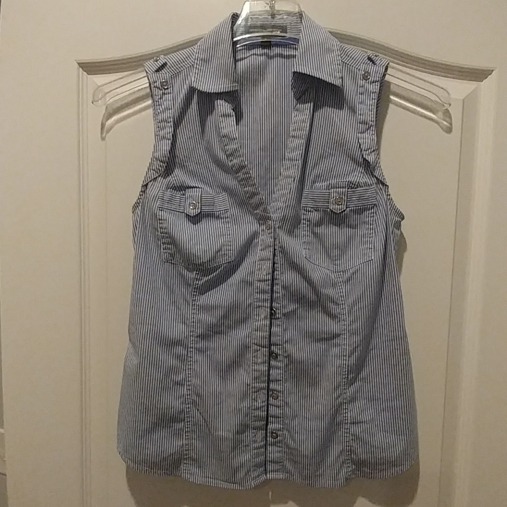 Express studio designs sleeveless button shirt