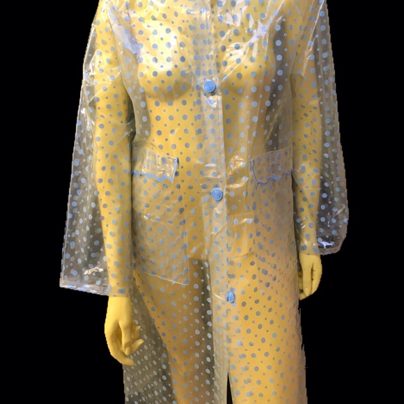 •🚫SOLD🚫 Polkadot Rain Jacket & Bucket Hat 💦• - Picture 3 of 4