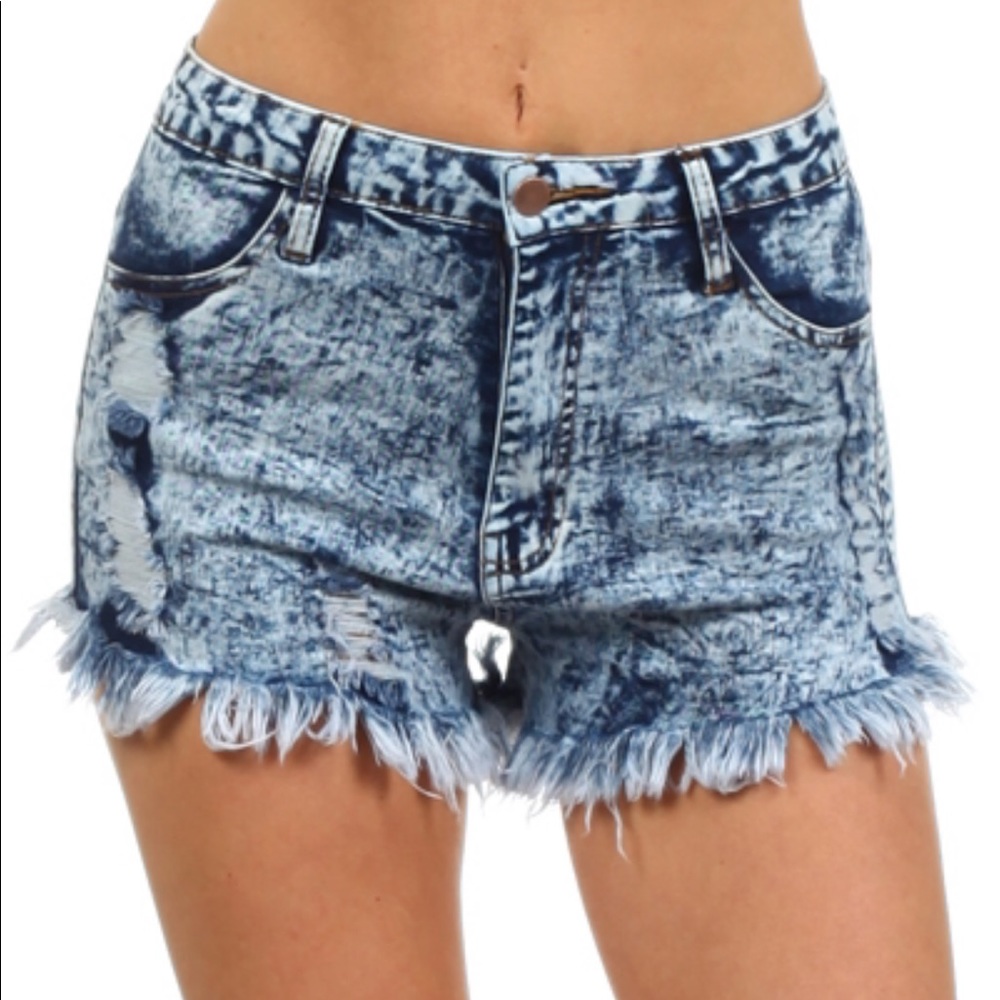 Fray Hem Acid Wash Short - Picture 1 of 4