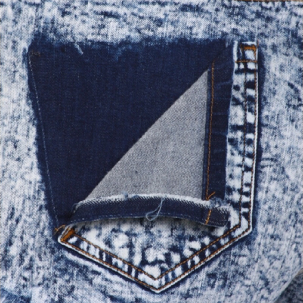 Fray Hem Acid Wash Short - Picture 4 of 4
