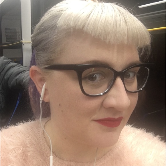 Meet your Posher, Katie - Picture 3 of 3