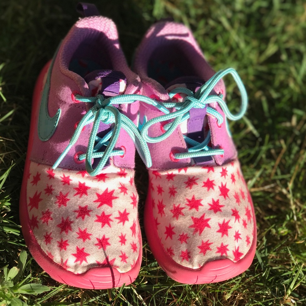 Nike Tennis Shoes