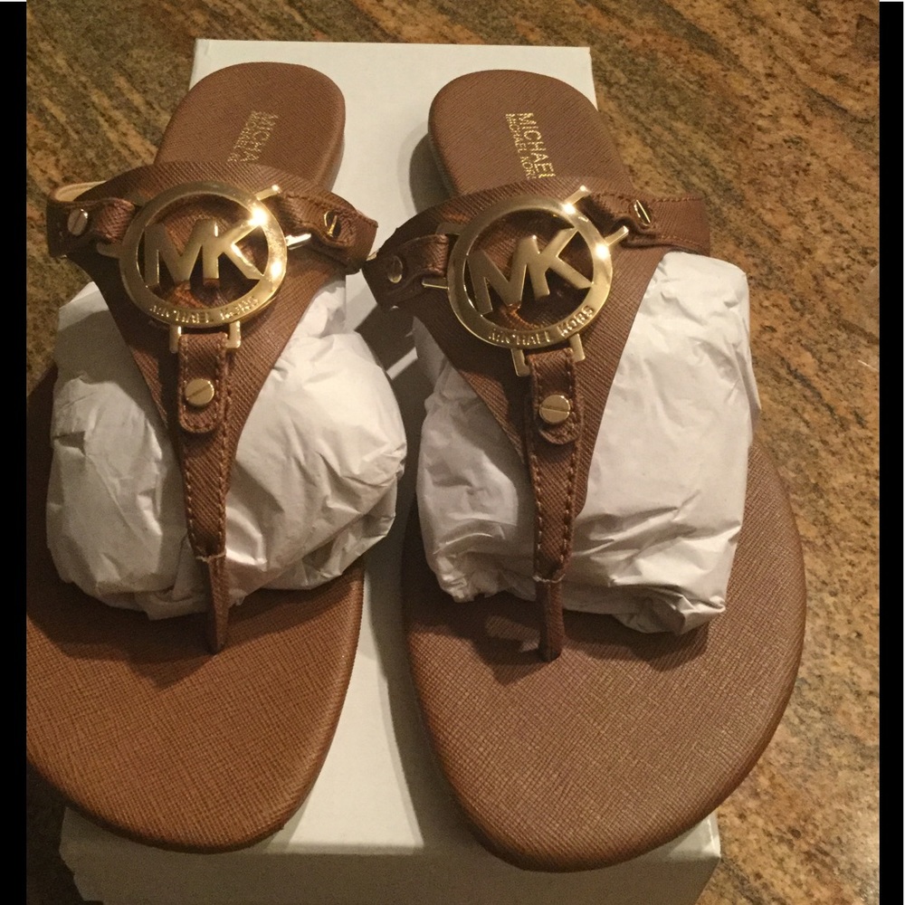 NWT MICHAEL KORS MELODIE THONG SANDAL 9.5M